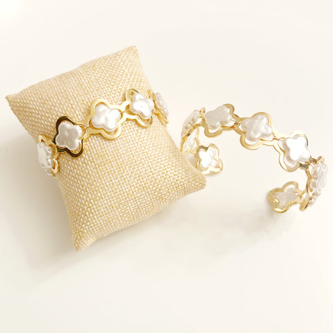 Gold & Clover Pearl Bangle